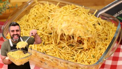 Fricassê de frango cremoso servido em refratário com batata palha