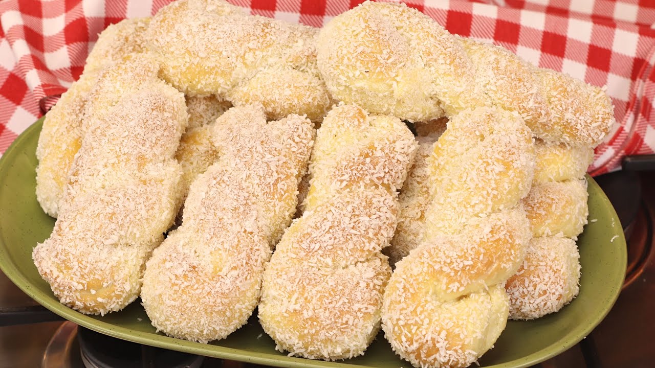 Trancinha de coco pronta em uma travessa