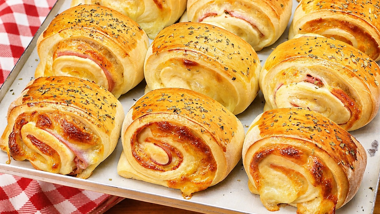 Joelho de presunto e queijo assado com massa fofinha