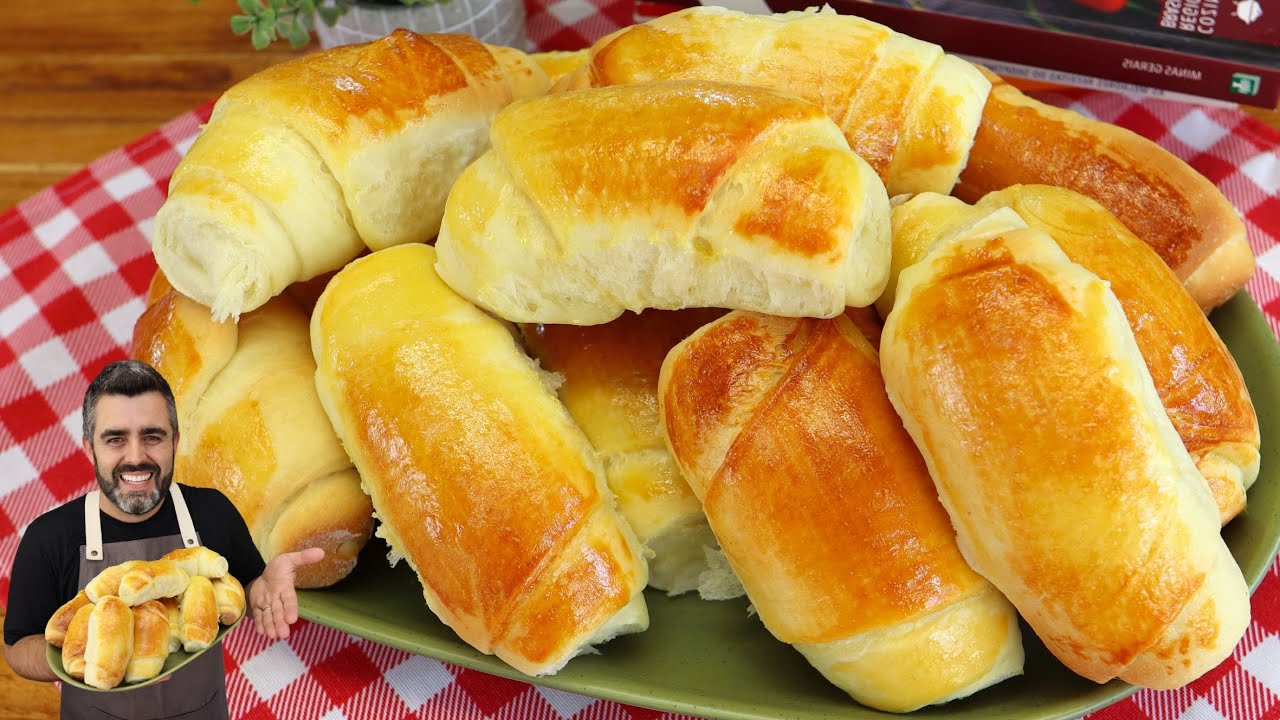 Pão de cachorro quente fofinho e macio prontos para lanchar