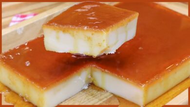 Pudim cremoso de farinha de trigo com calda caramelizada